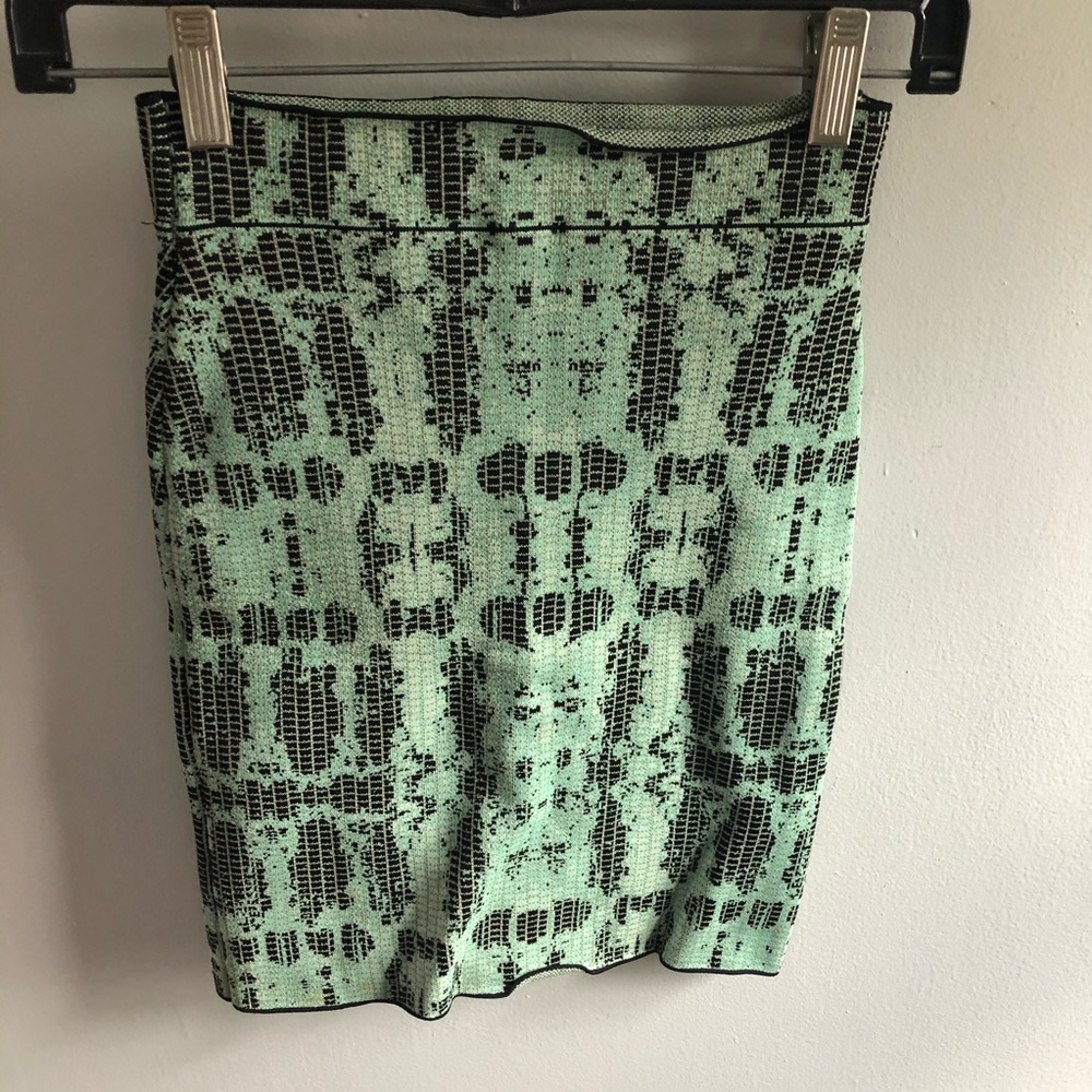 BCBG power skirt